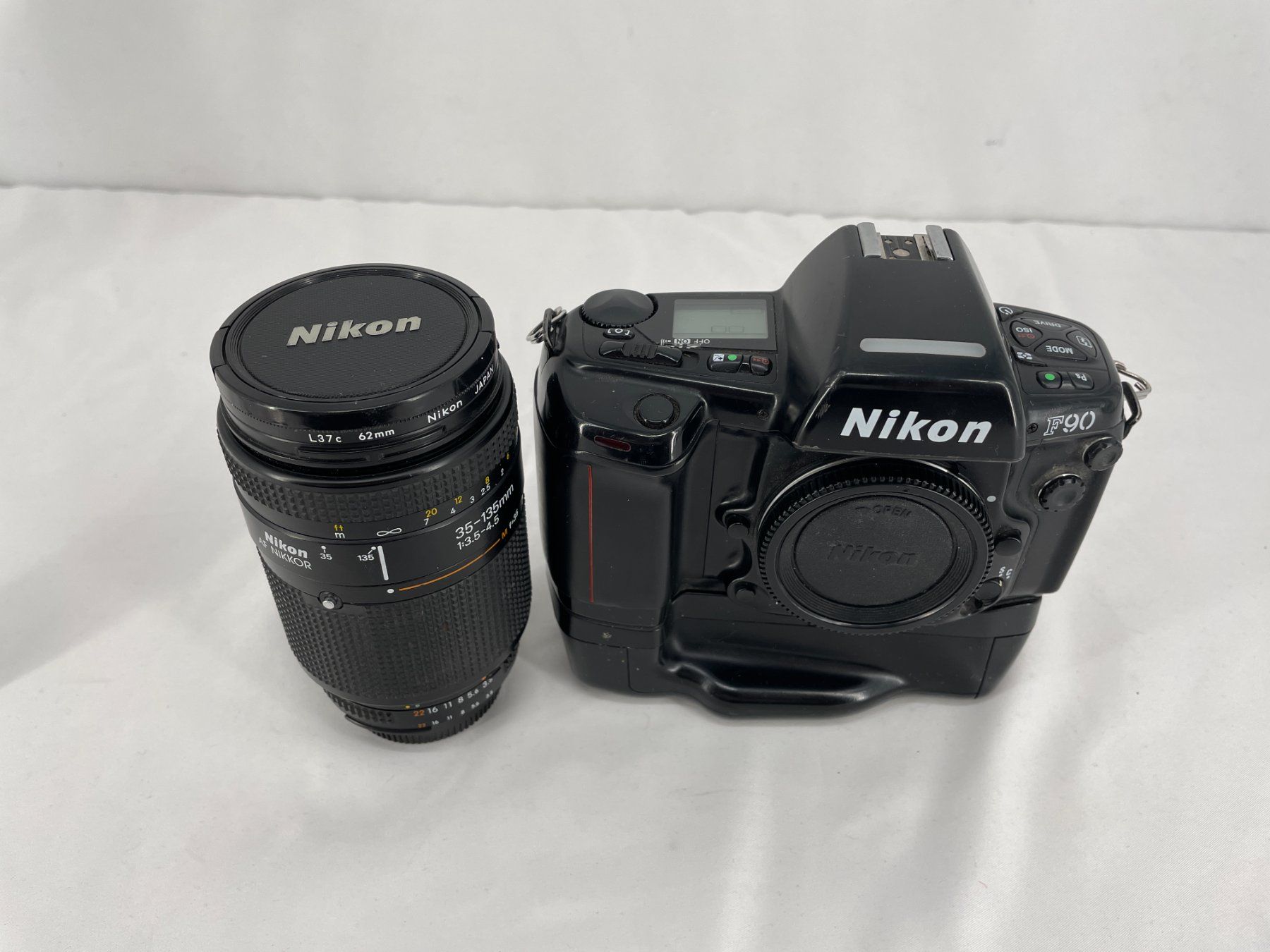 Nikon Fotocamera: NIKON F90 MB 10 0BJ 35 – Usato da Lausanne venduto da PlusValue_Lausanne 5