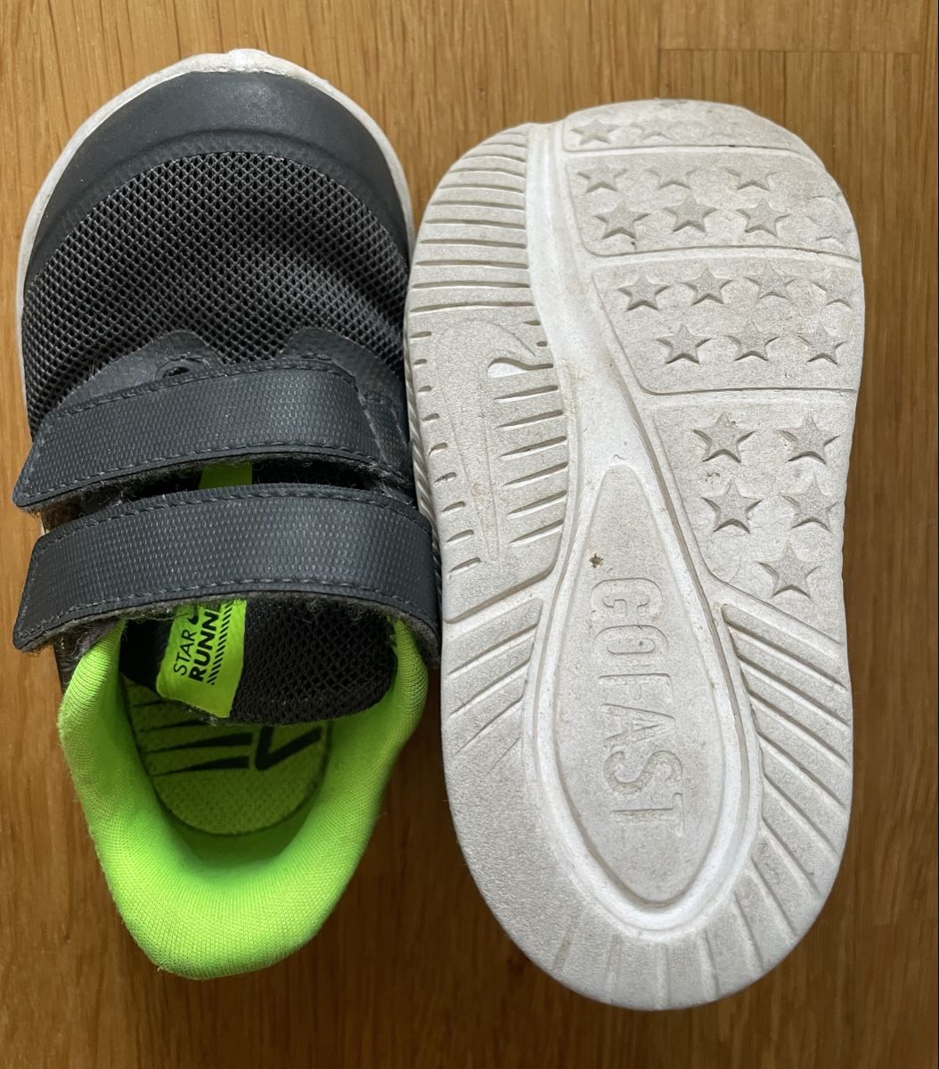 Nike Scarpe per ragazzi: Nike Kinderschuhe Gr. 22 – Usato da Volketswil venduto da wan_kf9p