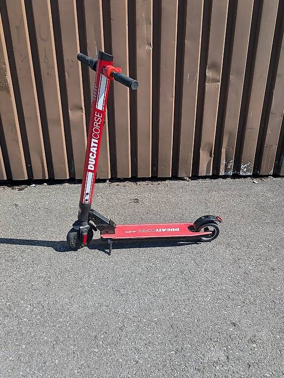 Kickboard: Ducati Kickboard – Usato da Rotkreuz venduto da TFB_1