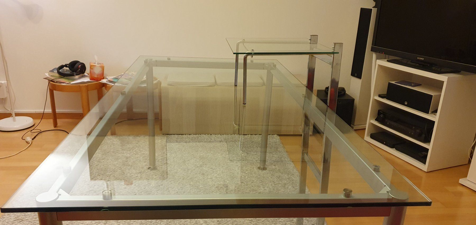 Scrivanie: Table/Bureau en verre – Usato da Moutier venduto da Swissobeck 1