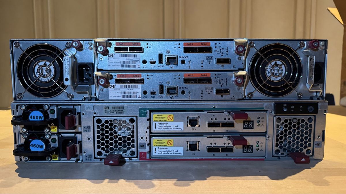 Server: HP Storage P2000 G3 & D2700 inkl. Caddies – Gebraucht aus Gutenswil von Naef76 1