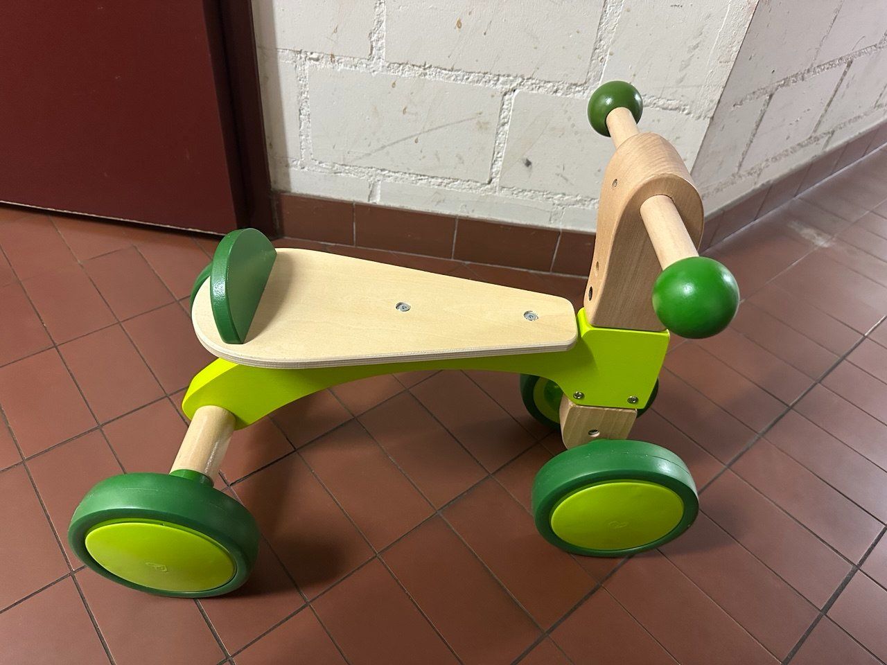 Hape Véhicules pour enfants: Hape Rutschrad – Neuf (Voir description) à Basel par kru_v8nz