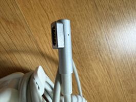 Ladegerät für MacBook