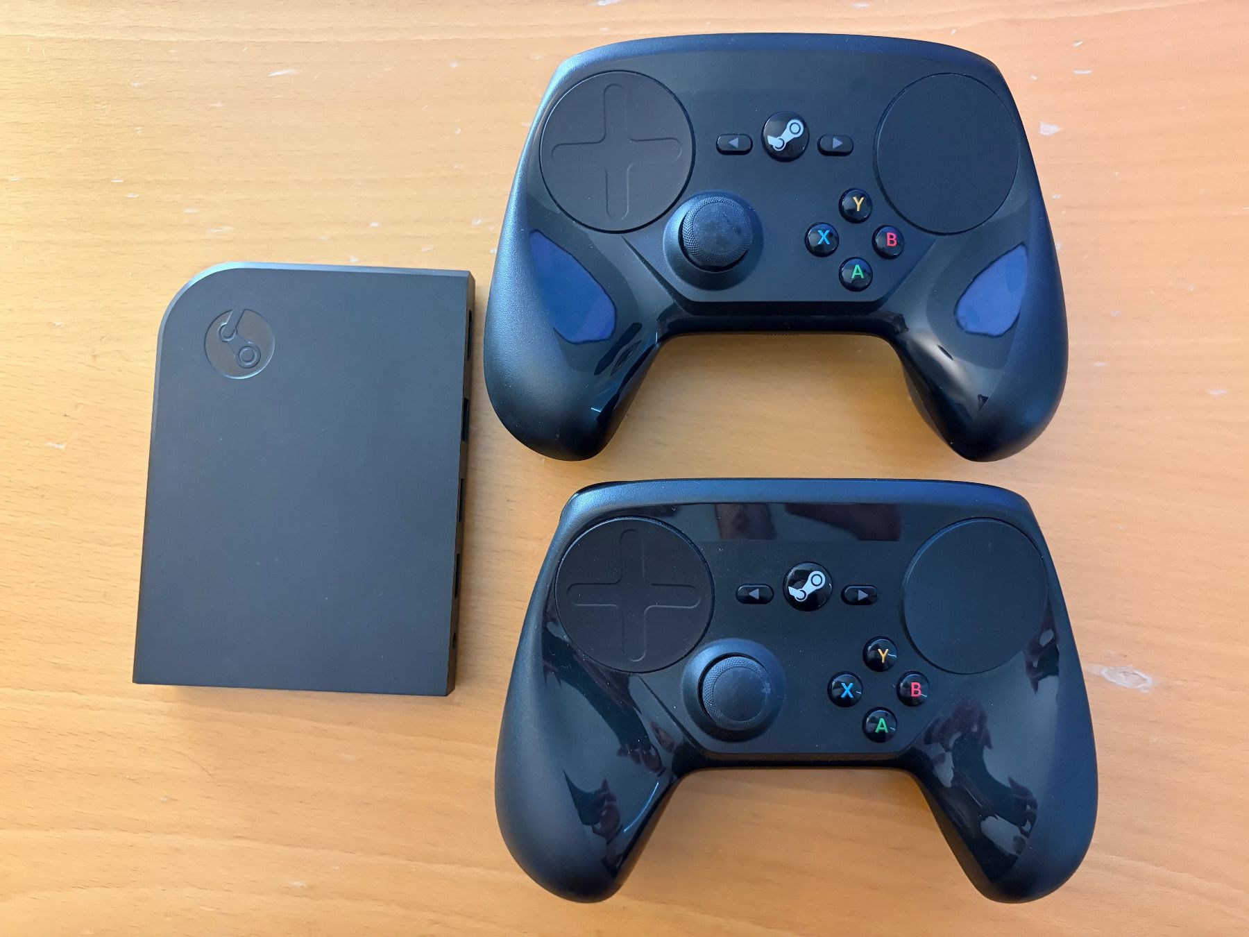 Valve Konsolen: Valve Steam Bundle: 2× Steam Controller + 1× Steam Link Box – Gebraucht aus Wallisellen von Beaborgezzz
