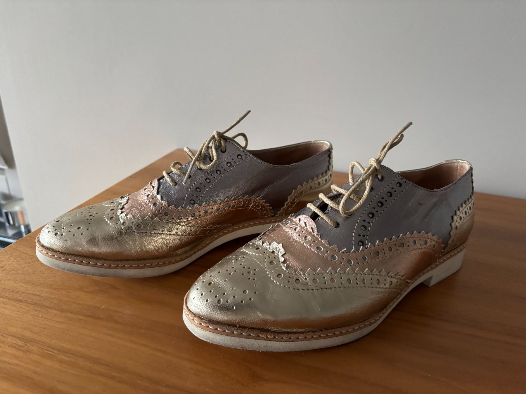 Scarpe da donna: Schuhe Grösse 37 top Zustand – Usato da schmerikon venduto da nicole091 2