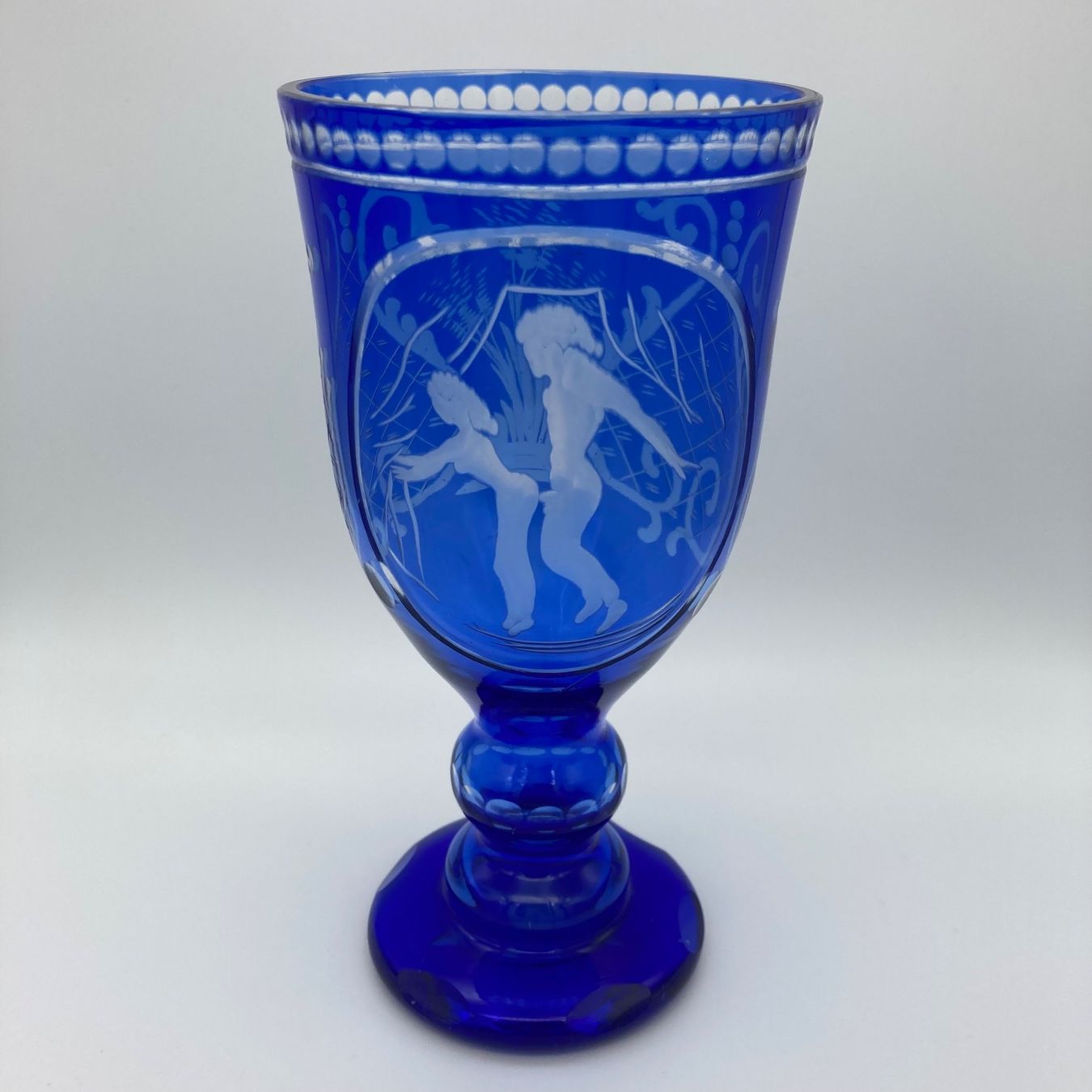 Bicchieri: Böhmisches Stielglas Glaskelch mit einzigartigem Muster – Usato da Wädenswil venduto da krisztiname