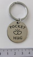 POCKET HUG -  Schlüsselanhänger aus Metall (neu/OVP)
