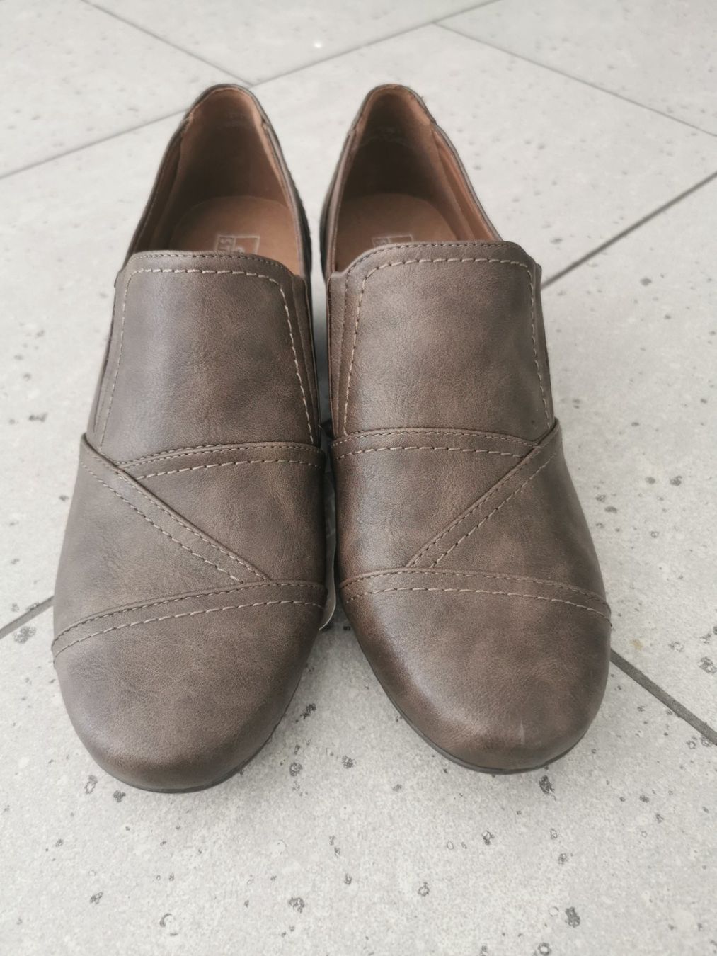 Scarpe da donna: Braune Schuhe, Gr. 6 1/2, Easy Street – Nuovo e nell'imballaggio originale da Malters venduto da Wahni81
