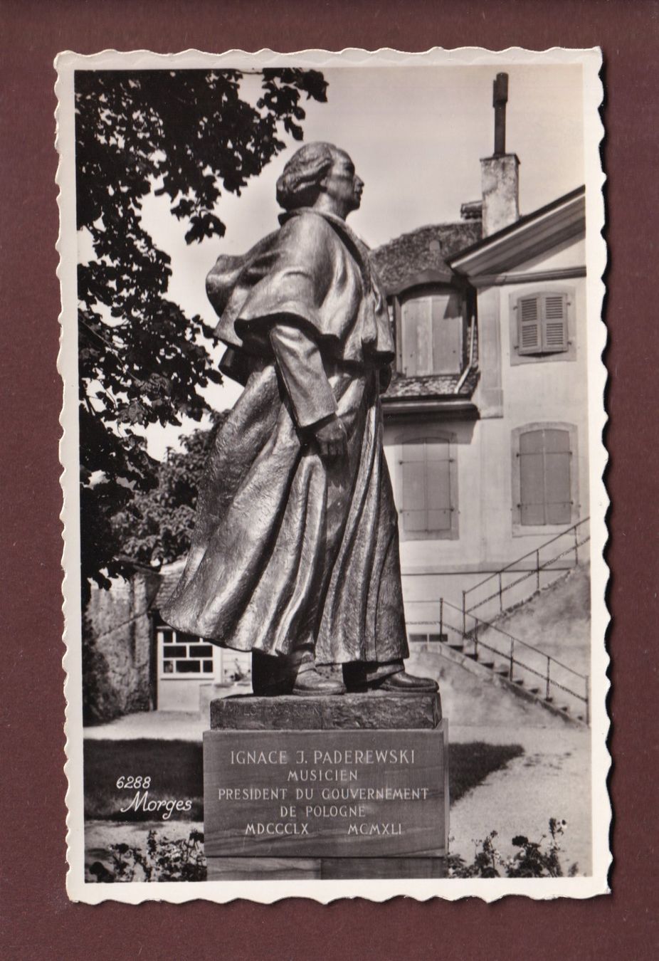 Cartes postales: MORGES - Statue Paderewski – D'occasion à Pully par nicecards