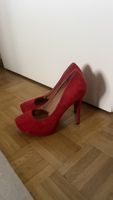 Roter Stöckelschuh