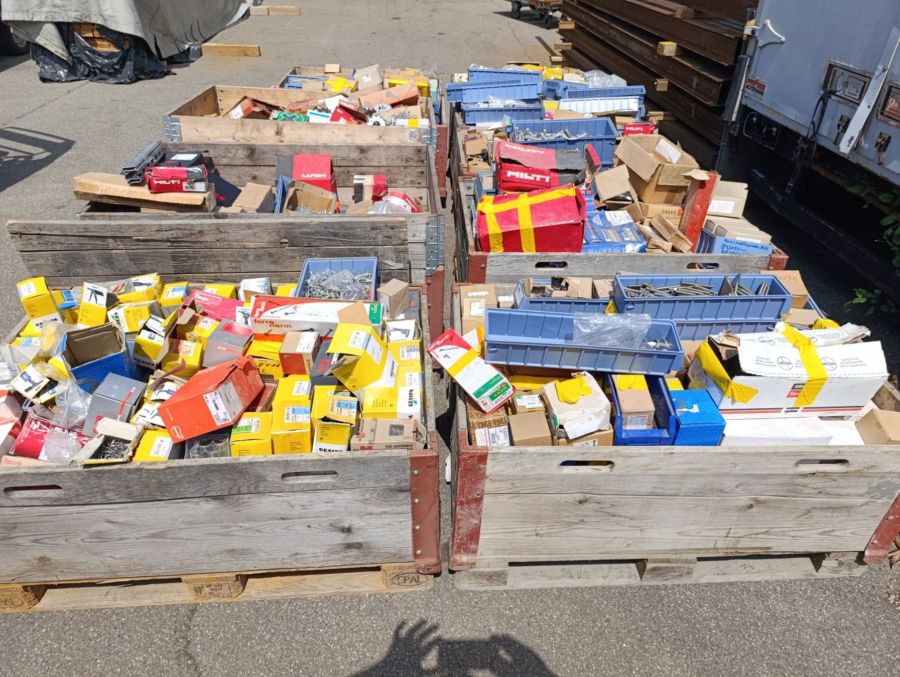 Hilti Tutti gli attrezzi: Schrauben Restposten – Usato da Wangen bei Olten venduto da vch_m5z7