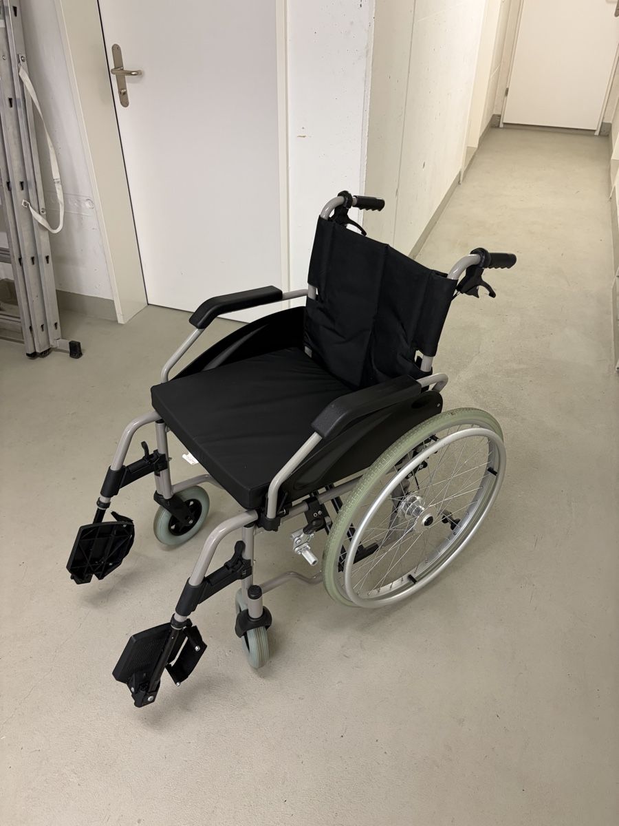 Sedie a rotelle: Rollstuhl in gutem Zustand – Usato da Zürich venduto da Sr220sr 3