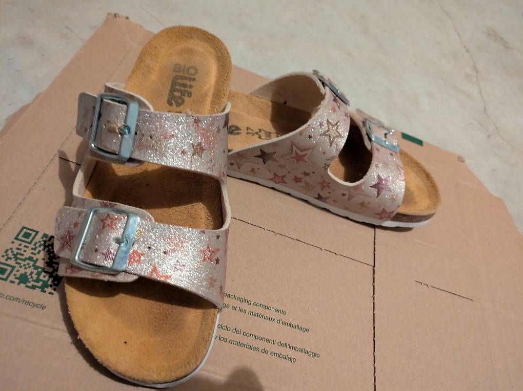 Scarpe per ragazze: -Sandalen – Usato da Utzenstorf venduto da dil_7bt7