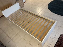 Bett IKEA Släkt in sehr gutem Zustand