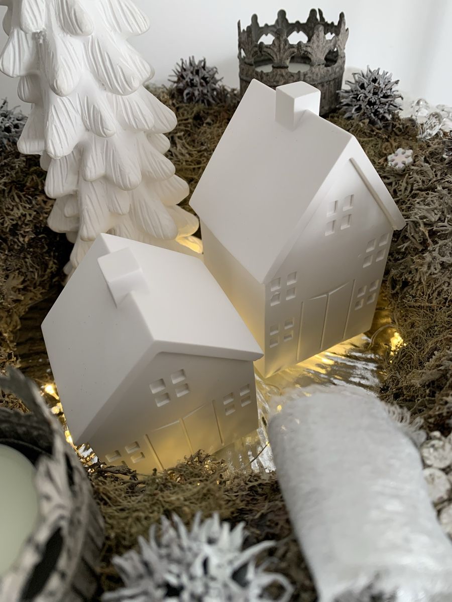 Tutte le decorazioni: Adventskranz mit Häuschen Handmade – Nuovo e nell'imballaggio originale da Diepoldsau venduto da Luxusdeko 1