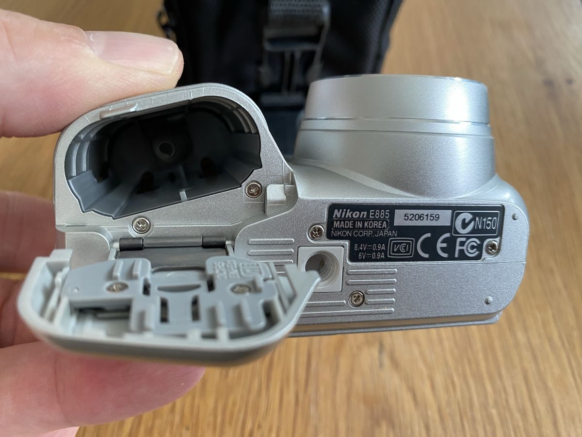Nikon Fotocamera: Nikon Coolpix 885 – Usato da Fällanden venduto da Spany 2