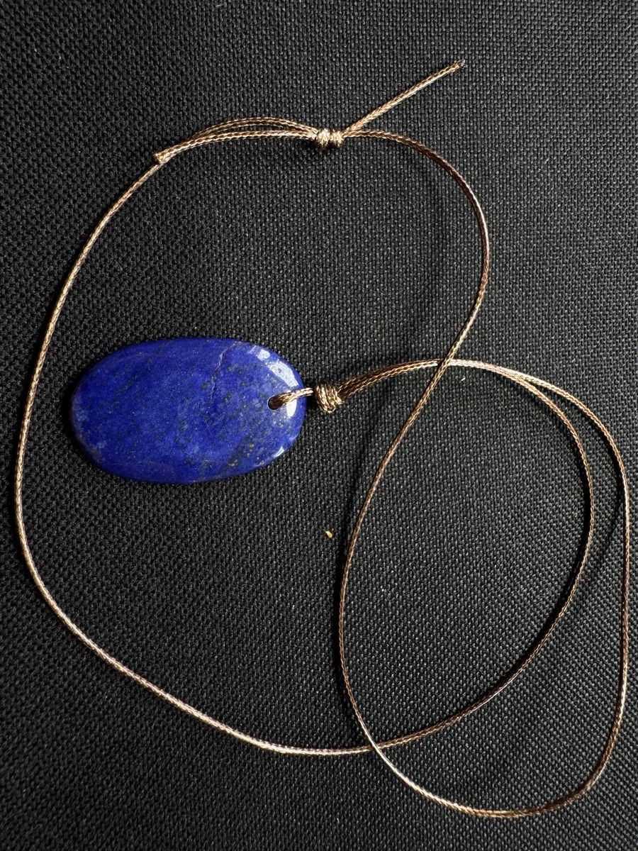 Pierres précieuses: Dunklerblauer lapislazuli 42.80ct – Neuf avec emballage d'origine à Wängi par Horus_Stone 1