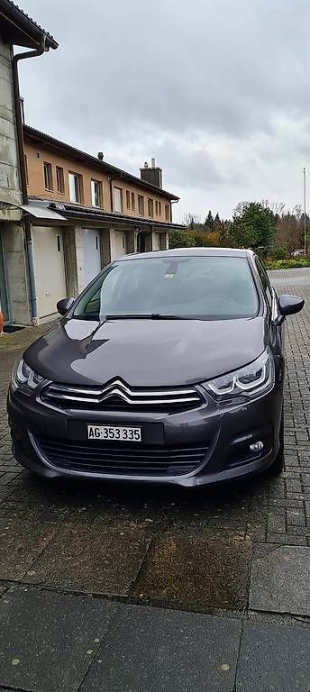Citroën Automobili: Citroen C4 1.2 Pure Tech Feel Edition Automatic – Usato da Oberwil-Lieli venduto da sim_zvf7 1