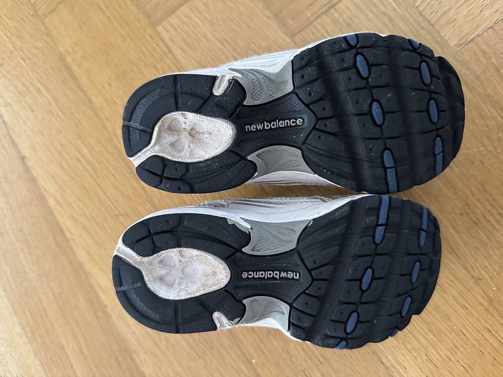 Scarpe per ragazzi: New Balance 25 – Usato da Muralto venduto da bma_28rb 1