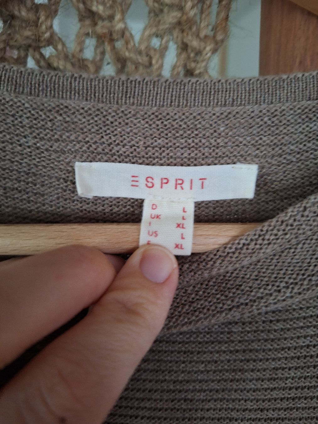 Esprit Maglioni & Felpe: Pullover Esprit hellbraun gerippt / Grösse L – Nuovo (secondo la descrizione) da Buochs venduto da DasBaerchi 1
