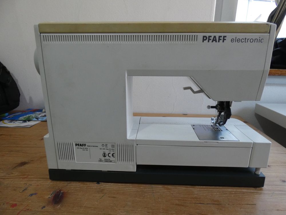 Nähmaschine PFAFF tiptronic 2020 | Kaufen auf Ricardo