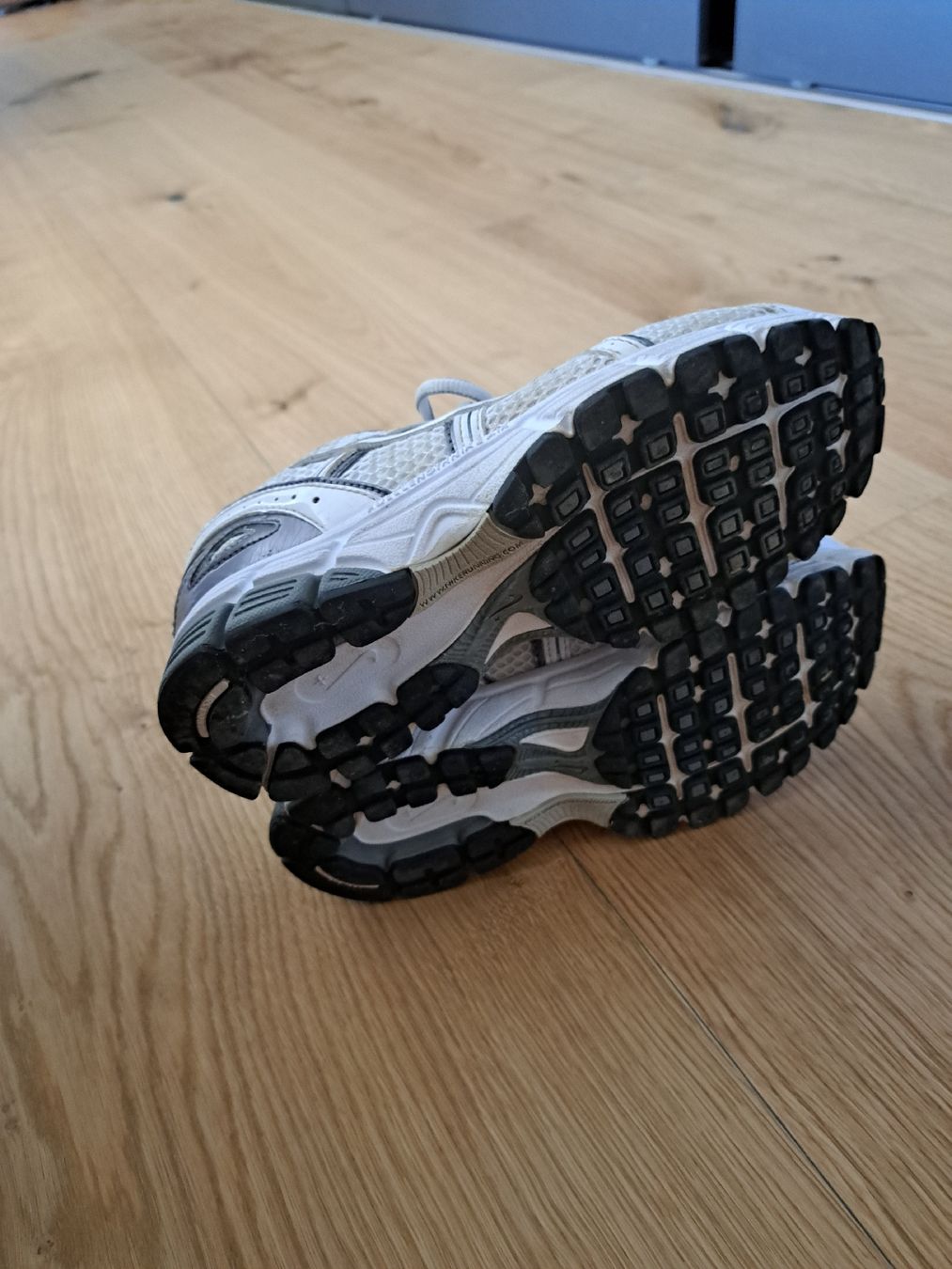 Nike Chaussures femmes: Nike Sneaker – D'occasion à Andwil SG par zue_b9bt 4