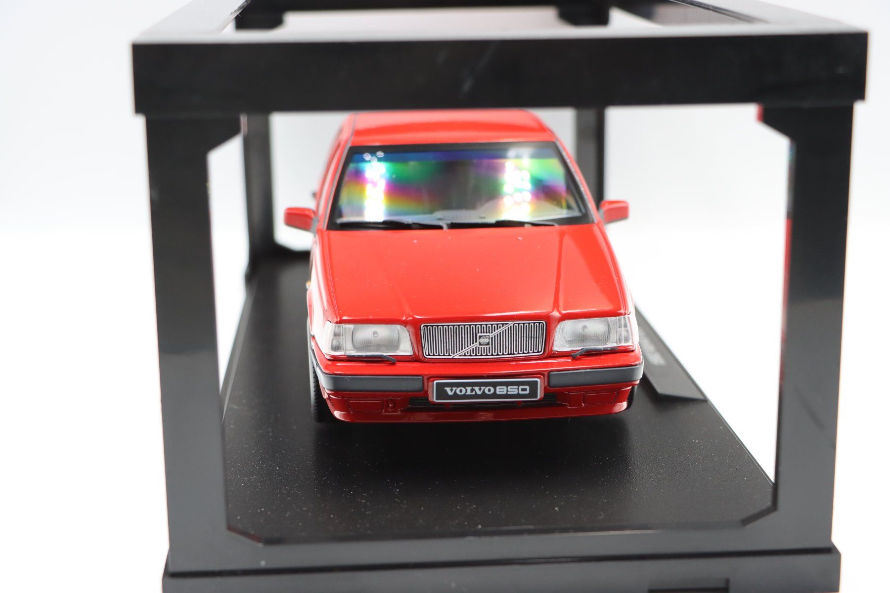Volvo Modellini d'auto: Volvo 850 1993 1:18 Triple9 – Nuovo e nell'imballaggio originale da Bühl b.Aarberg venduto da modelldiecast 7