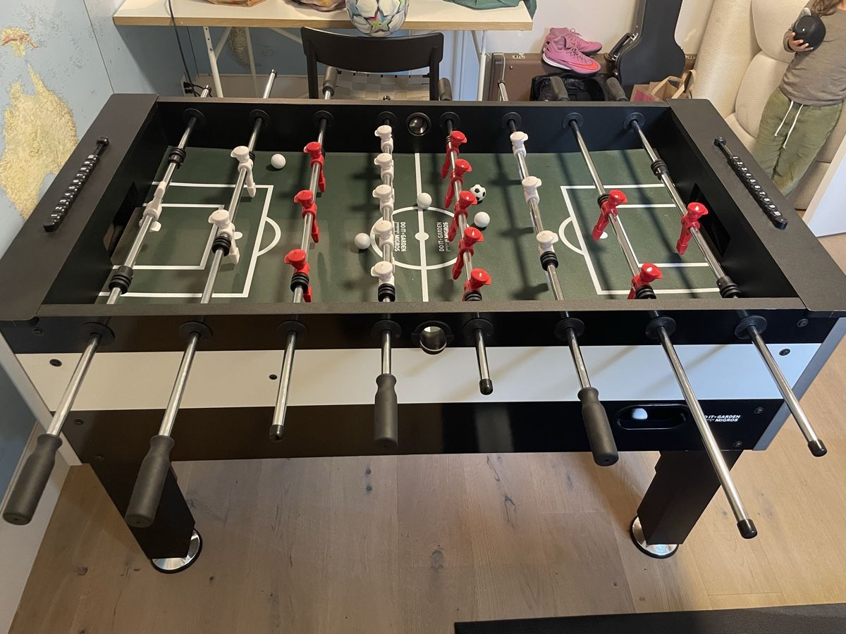 Spiele: Robuster Tischfussballtisch – Gebraucht aus St. Gallen von BrunoArchibald 1