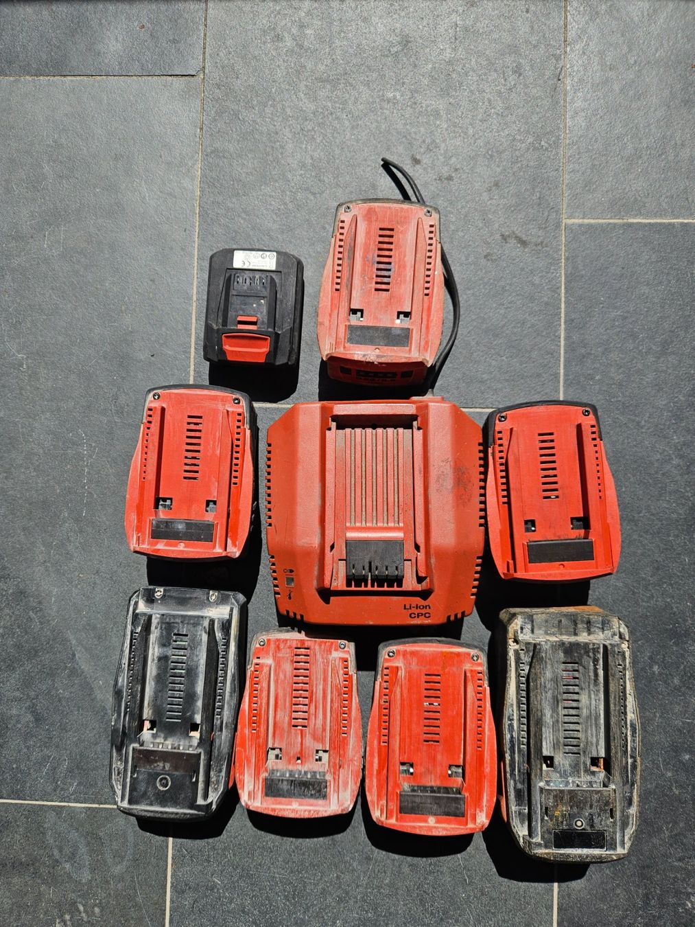 Hilti Akkus & Batterien: HILTI Akku Akkus – Defekt aus Widnau von Cbr1000 1