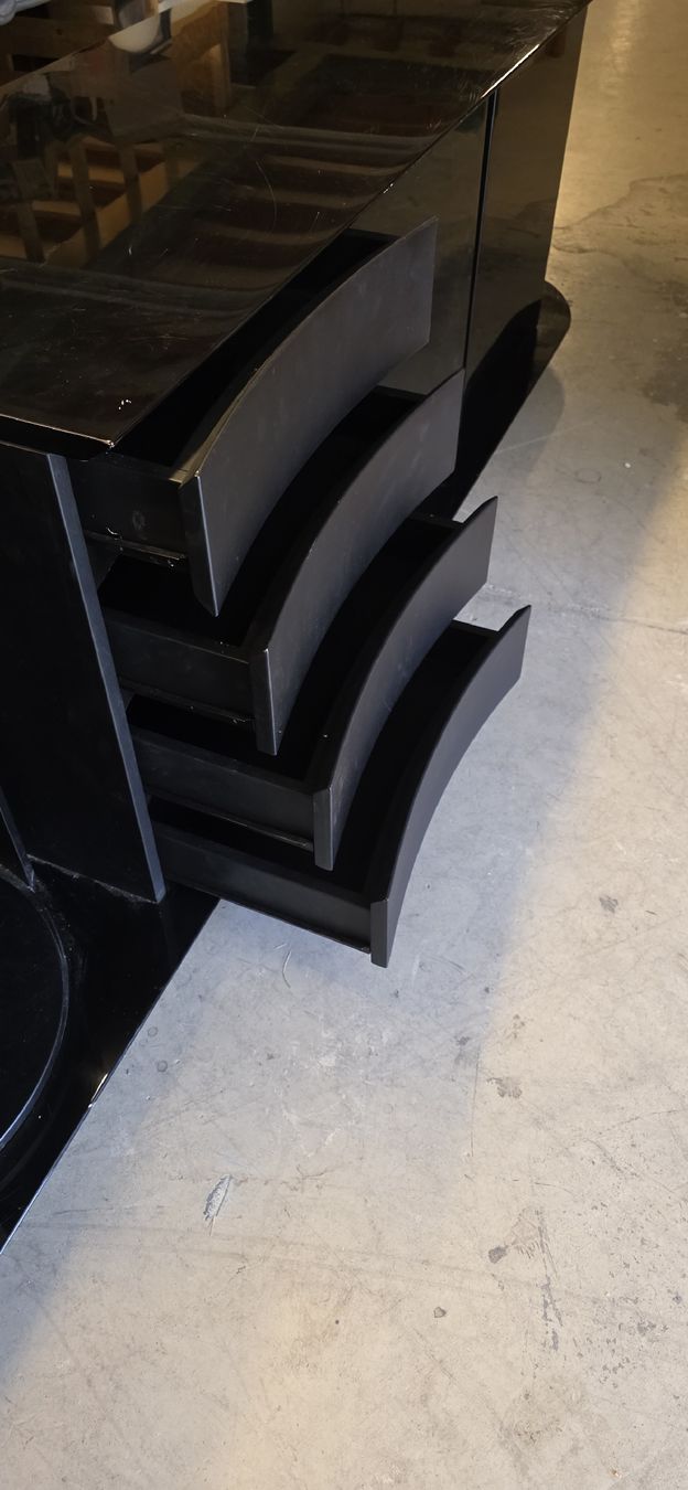 Mobili TV: Schwarzer Design Bar-Schrank mit Schubladen. Gebrauchspuren – Usato da Wittenbach venduto da gruezi-schwiz 8
