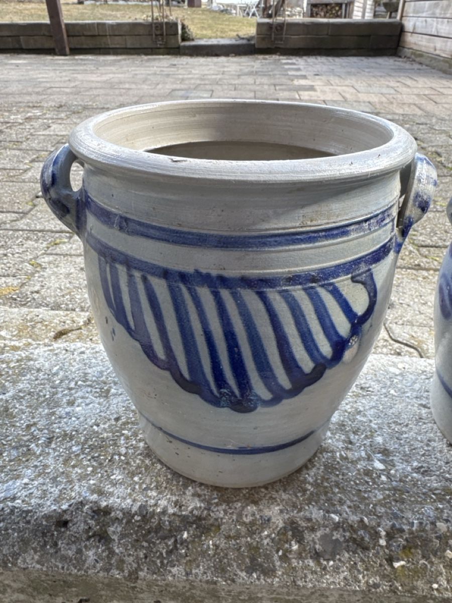 Pots de fleurs: Töpfe – D'occasion à Matten(St.Stephan) par ren_r8tw 1
