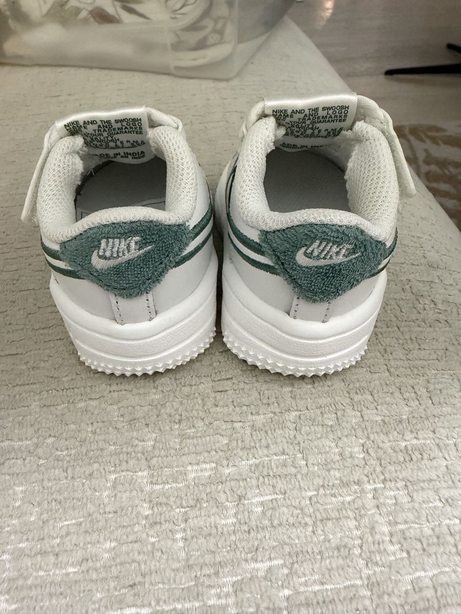 Nike Schuhe für Jungen: Nike Schuhe Baby – Neu (gemäss Beschreibung) aus Altendorf von Carcoura 1