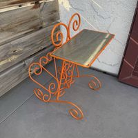 Porte revues orange 