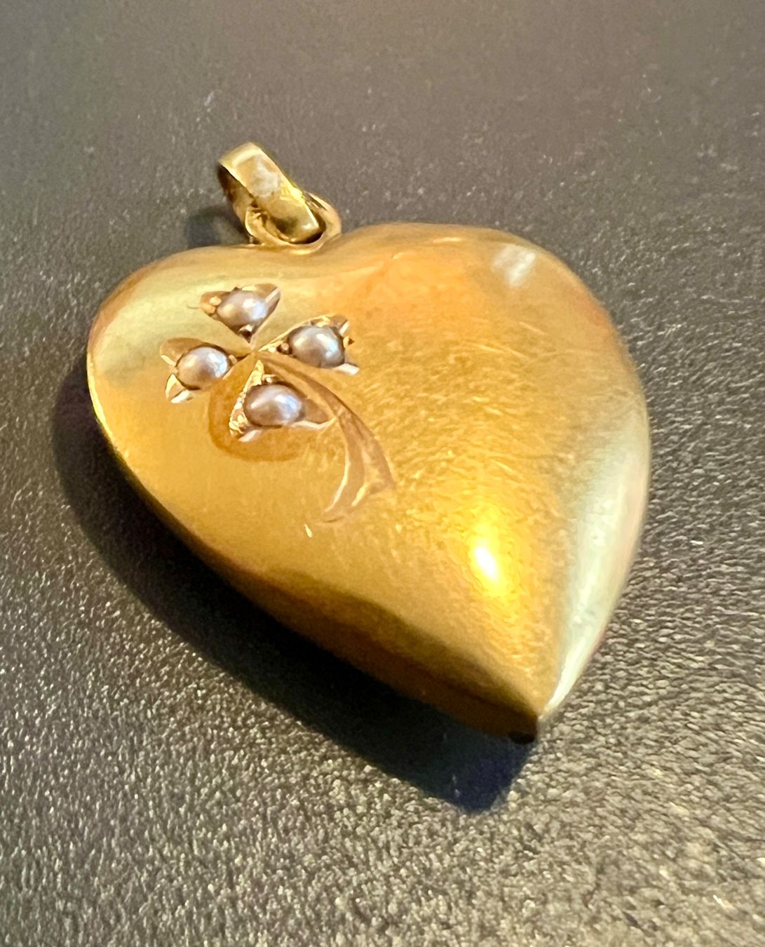 Ciondoli: Gold-Anhänger 18K Herz mit Perlen – Usato da Chur venduto da Penting1935