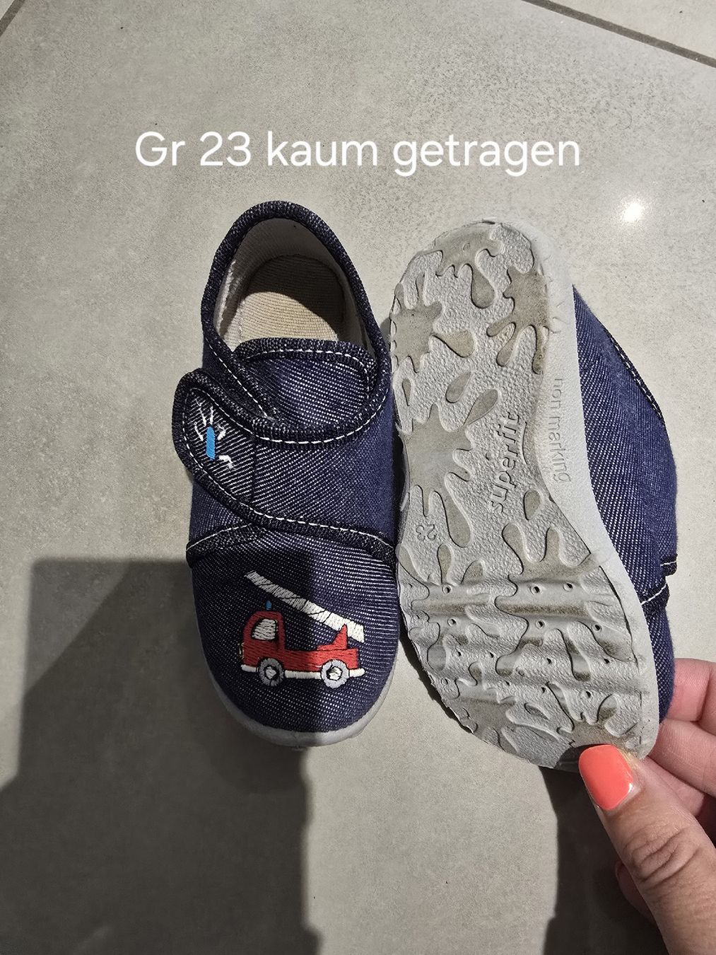 Schuhe für Jungen: Hausschuhe Junge Grösse 23 – Neu (gemäss Beschreibung) aus Sulgen von Seven_Speed