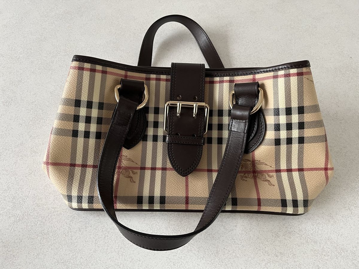 Burberry Taschen für Damen: Original Burberry Handtasche  – Gebraucht aus Wetzikon ZH von diaso