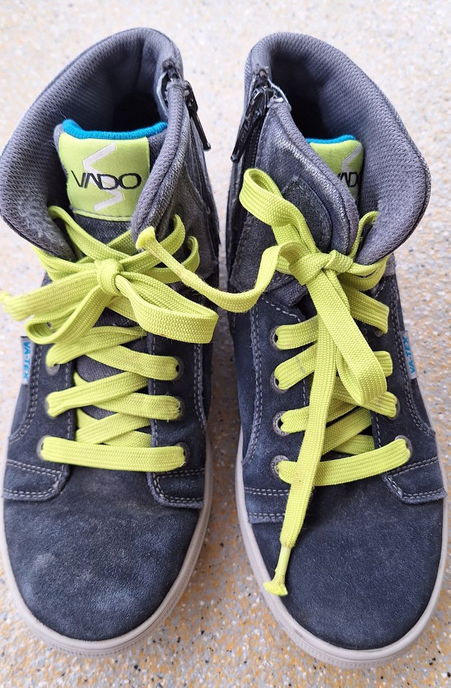 Scarpe per ragazzi: Schuhe (halbhoch) – Usato da Konolfingen venduto da rose999
