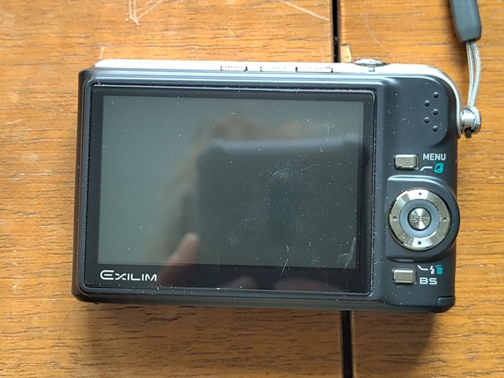 Casio Fotocamera: Casio exilim ex-z1000 Digitalkamera – Usato da Stäfa venduto da mic_b7td 1