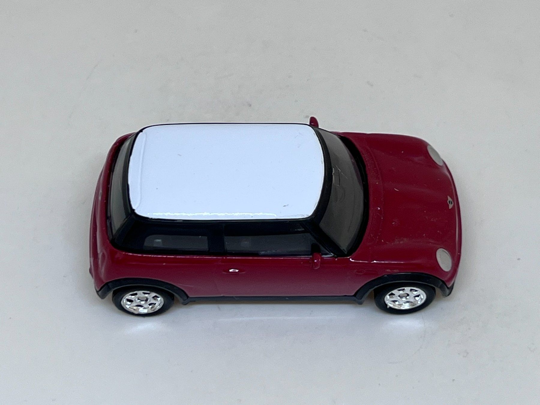 Welly Modellini d'auto: Welly Mini Cooper #599 – Usato da Wildegg venduto da LaaBoutique 1