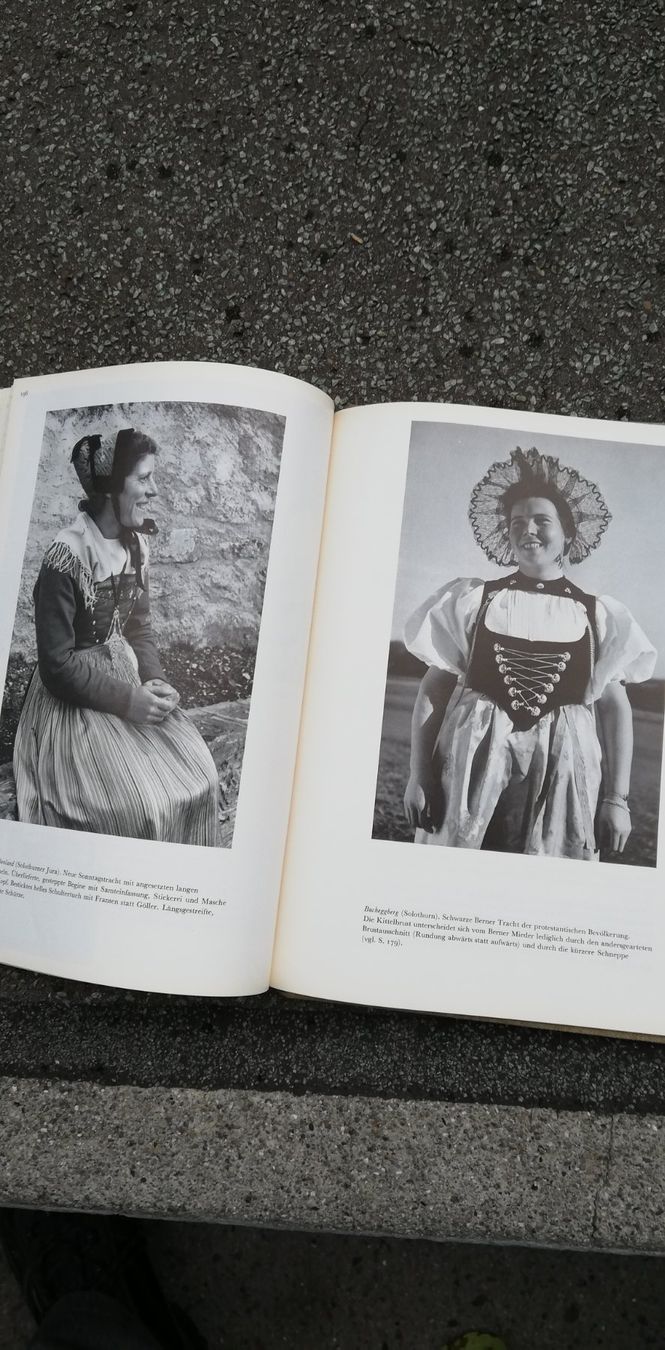 Libri: Schweizer Trachtenbuch – Usato da Thun venduto da Matthias72 8