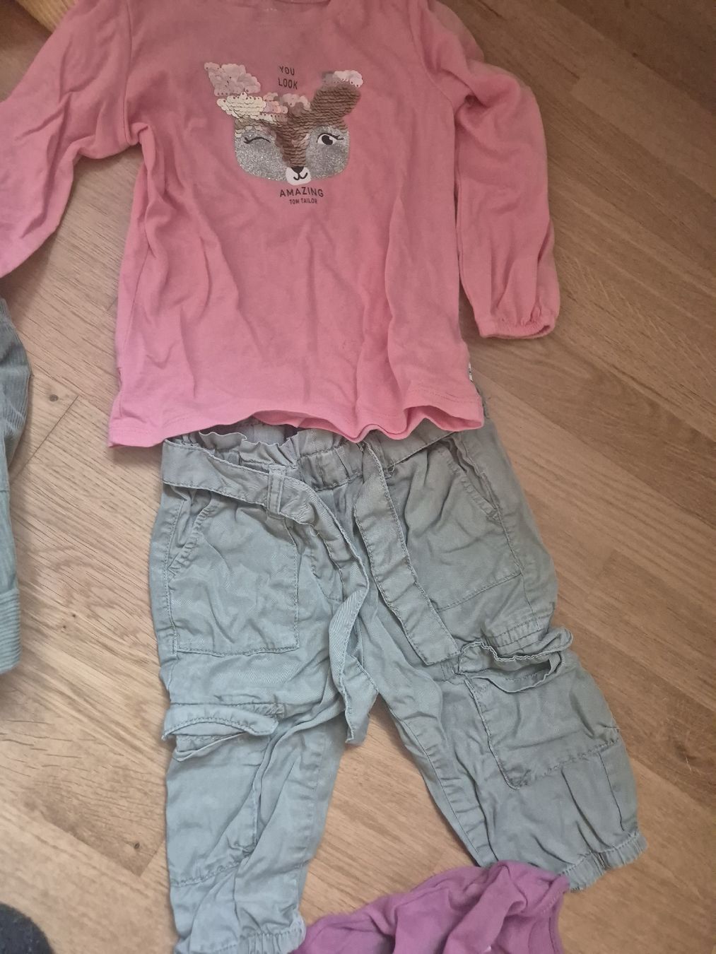 Lotti & Set di vestiti: Kinderkleider Set Mädchen Grösse 98 in – Usato da Zürich venduto da Drago670 2