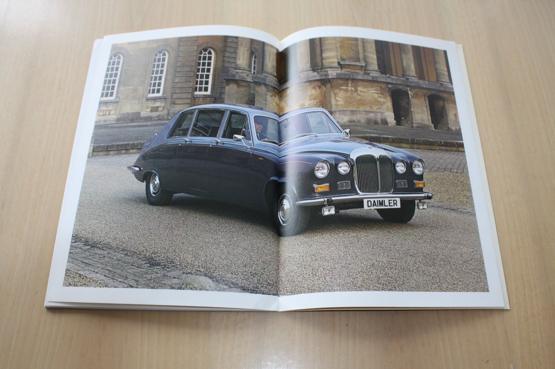 Daimler Documenti: Daimler Prospekt mit UK-Preisliste 1982 – Usato da Wikon venduto da erwin400 8