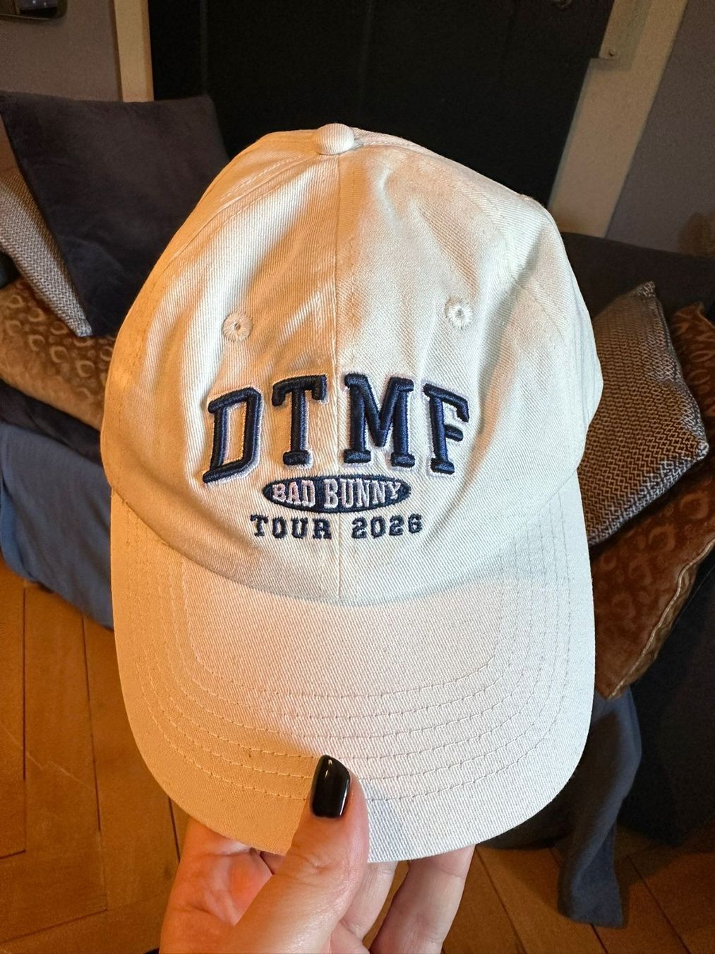 Copricapi, berretti & cappellini: Bad Bunny DTMF tour 2026 cap – Usato da Zürich venduto da Swiss_Rhapsody 1