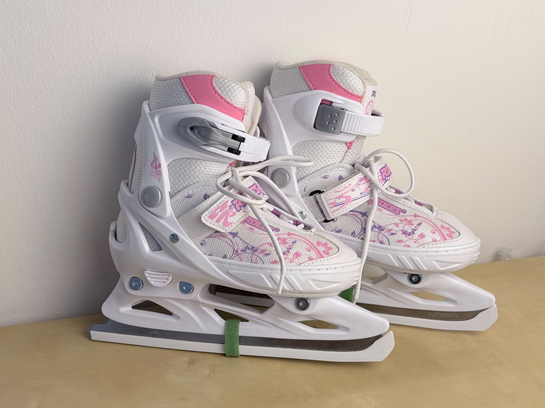Pattini da ghiaccio: Neue Kinder Schlittschuhe - Grösse 31 – Nuovo e nell'imballaggio originale da Baden venduto da JellyMonster