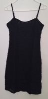 Träger Kleid schwarz mit Muster, Grösse M