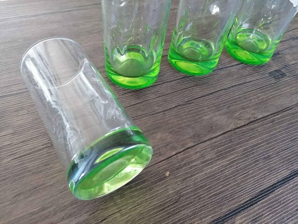 Bicchieri: 4x Trinkglas mit grünem Boden – Usato da Nänikon venduto da Manta87 1
