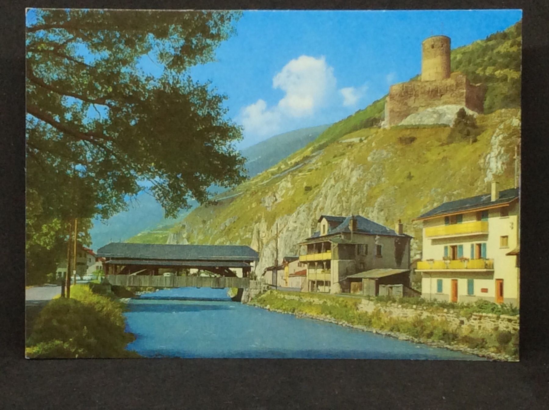 Cartoline postali: Martigny, Pont couvert et Château ... – Usato da Widnau venduto da Brusi9