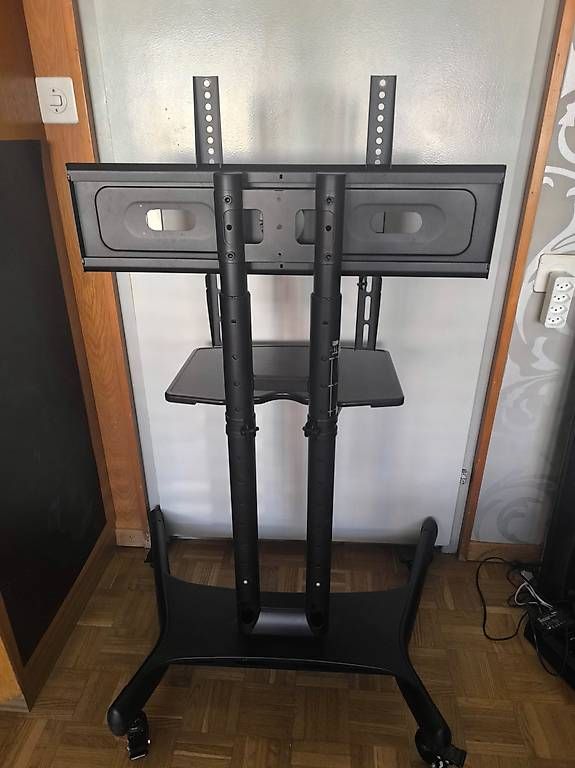 Mobili TV: TV Stand / Fernseher Ständer mit Rollen – Usato da Gams venduto da MissTraveller 1