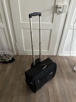 Schwarzer Trolley Koffer - Perfekt für Ihre nächste Reise!