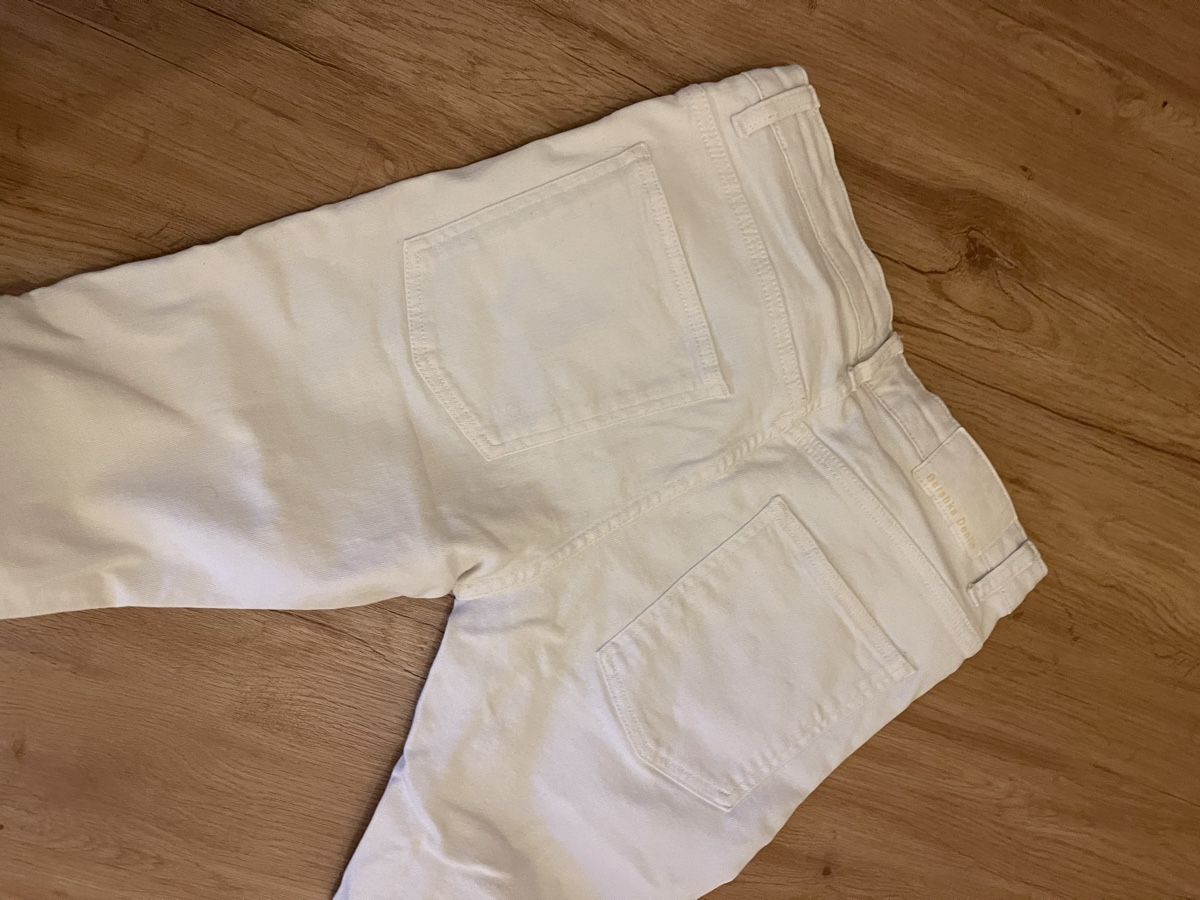 Bershka Jeans: Weisse Bershka herrenjeans – Gebraucht aus Bern von Piratamorgan